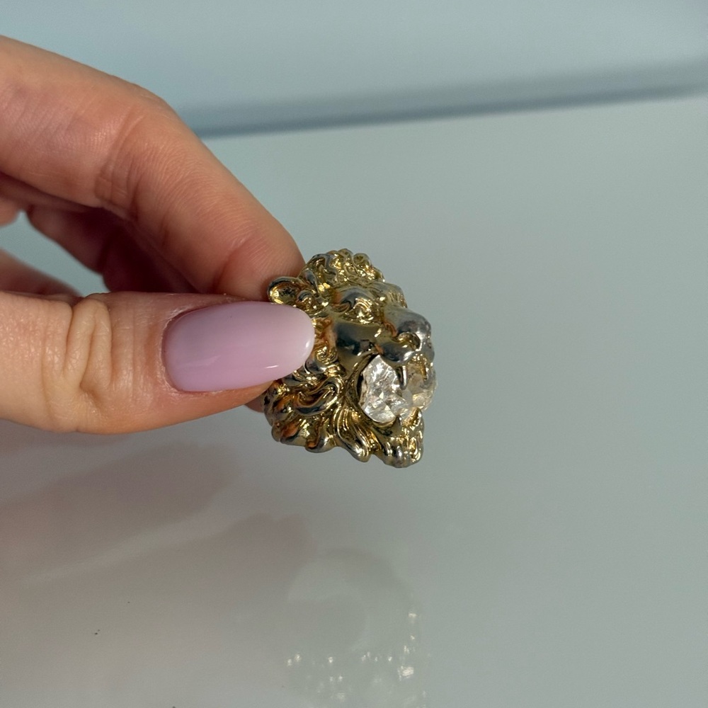 Gucci Gold Statement Jewelry Ring - Picture 5 of 5